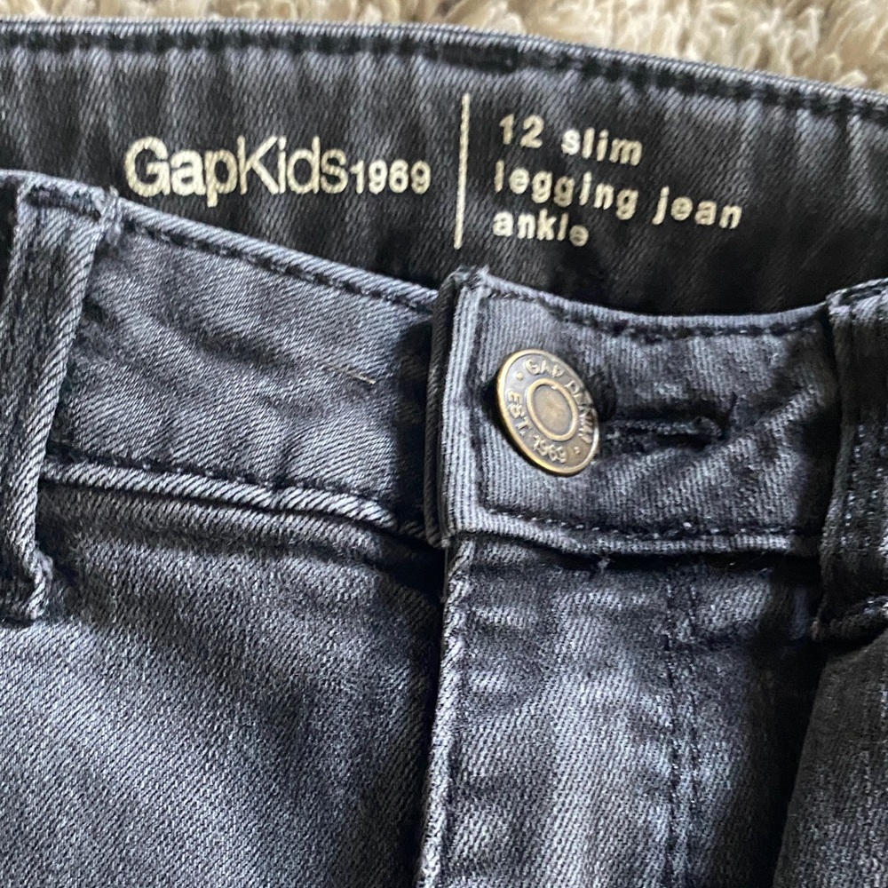GAP Black Ripped Skinny Jeans - Picture 2 of 4